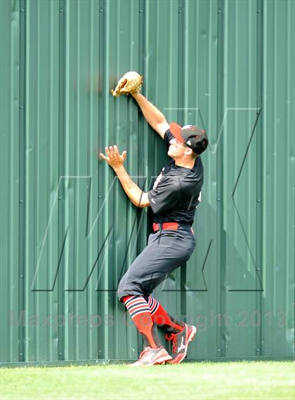 Thumbnail 1 in Melissa vs Spring Hill (UIL 3A Region 2 Semifinals) photogallery.