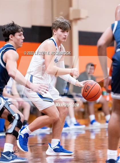 Thumbnail 2 in Goliad vs Snook (Schulenburg Shorthorn Tournament) photogallery.