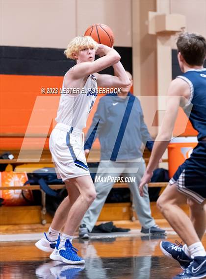 Thumbnail 3 in Goliad vs Snook (Schulenburg Shorthorn Tournament) photogallery.