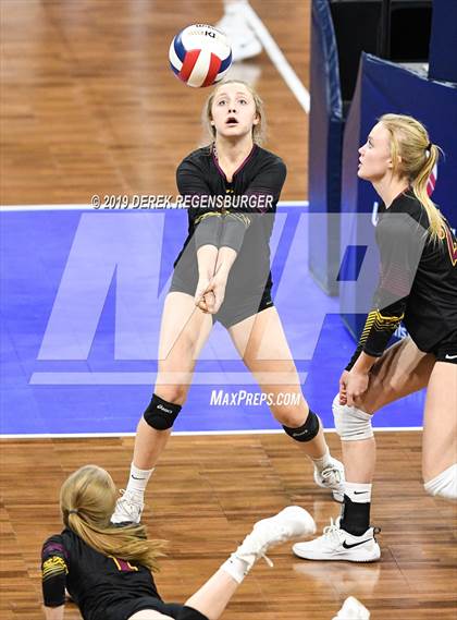 Thumbnail 2 in Eagle Ridge Academy vs Alamosa (CHSAA 3A Pool Play) photogallery.