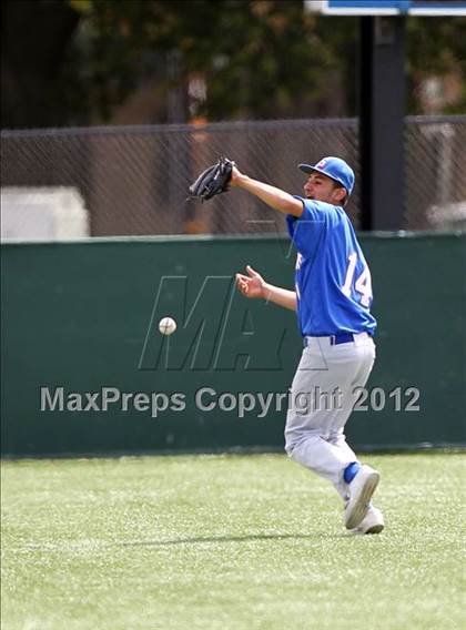 Thumbnail 3 in Granada vs. San Leandro (Alhambra Easter Classic) photogallery.