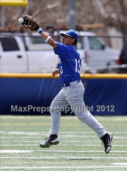Thumbnail 3 in Granada vs. San Leandro (Alhambra Easter Classic) photogallery.