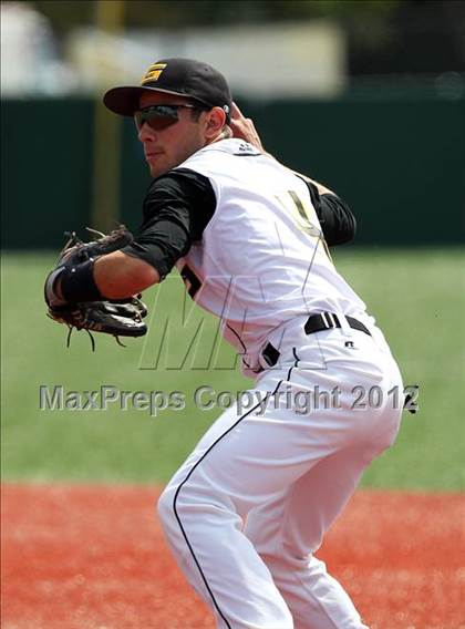Thumbnail 1 in Granada vs. San Leandro (Alhambra Easter Classic) photogallery.