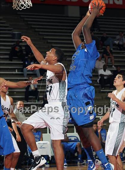 Thumbnail 1 in North Crowley vs. Clark (McDonald's Texas Invitational) photogallery.
