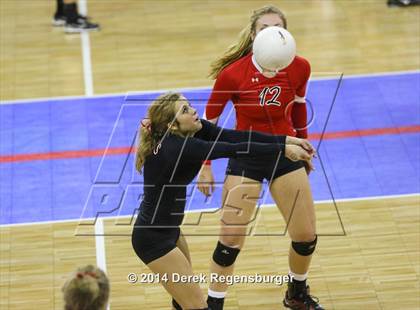Thumbnail 3 in Eaton vs Olathe (CHSAA 3A Playoff) photogallery.