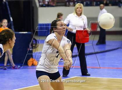 Thumbnail 2 in Eaton vs Olathe (CHSAA 3A Playoff) photogallery.