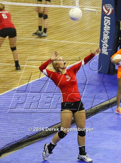 Thumbnail 2 in Eaton vs Olathe (CHSAA 3A Playoff) photogallery.