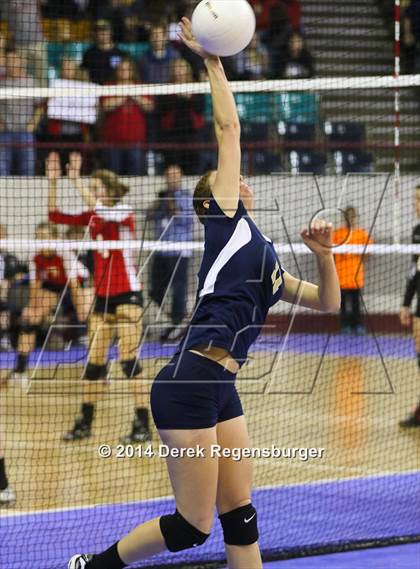 Thumbnail 2 in Eaton vs Olathe (CHSAA 3A Playoff) photogallery.