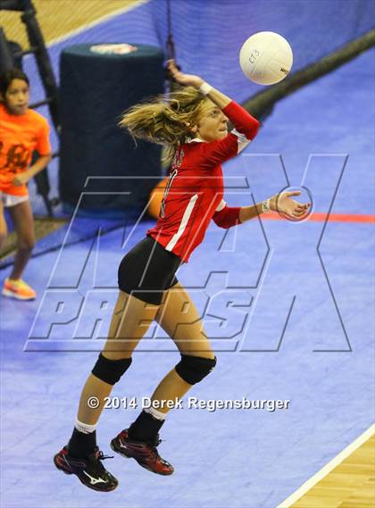 Thumbnail 3 in Eaton vs Olathe (CHSAA 3A Playoff) photogallery.