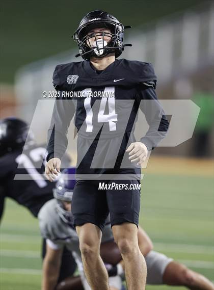Thumbnail 1 in Boerne vs. Randle (UIL 5A D2 Football Semifinal) photogallery.