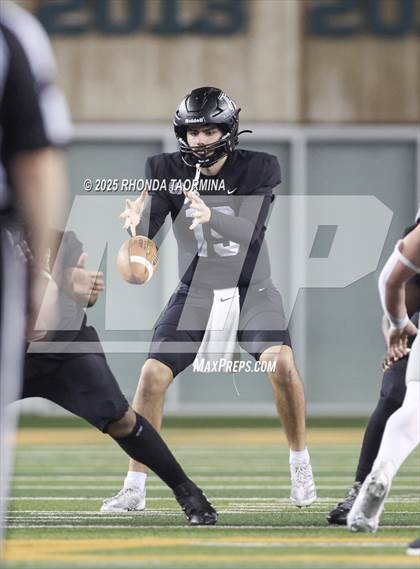 Thumbnail 2 in Boerne vs. Randle (UIL 5A D2 Football Semifinal) photogallery.