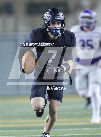 Thumbnail 2 in Boerne vs. Randle (UIL 5A D2 Football Semifinal) photogallery.