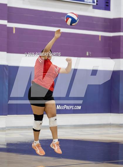 Thumbnail 3 in Bishop Alemany vs Hart photogallery.