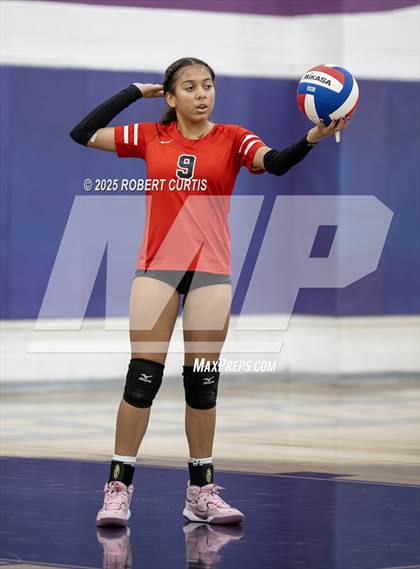 Thumbnail 1 in Bishop Alemany vs Hart photogallery.