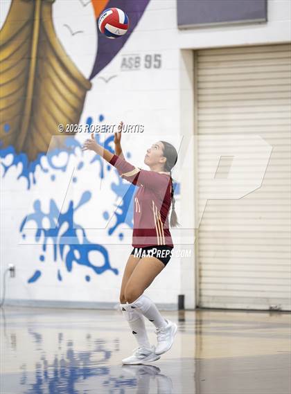 Thumbnail 3 in Bishop Alemany vs Hart photogallery.