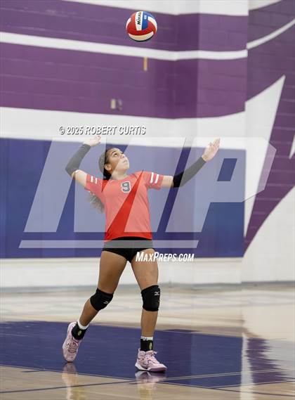 Thumbnail 3 in Bishop Alemany vs Hart photogallery.