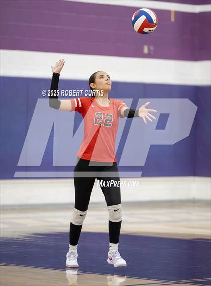 Thumbnail 1 in Bishop Alemany vs Hart photogallery.
