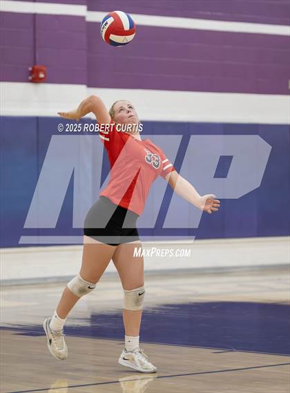 Thumbnail 1 in Bishop Alemany vs Hart photogallery.