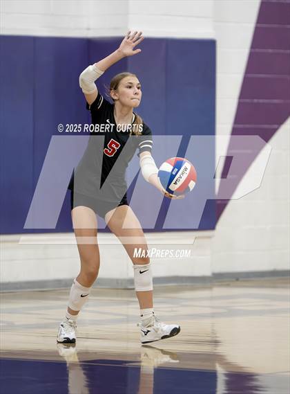 Thumbnail 1 in Bishop Alemany vs Hart photogallery.
