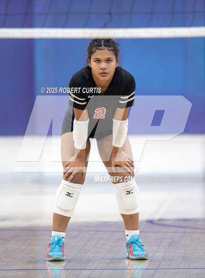 Thumbnail 2 in Bishop Alemany vs Hart photogallery.