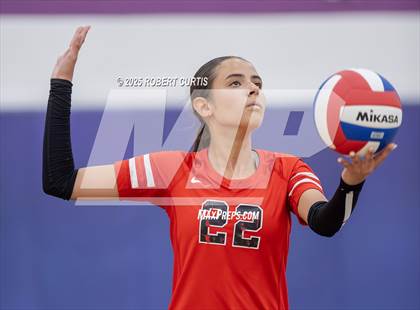 Thumbnail 2 in Bishop Alemany vs Hart photogallery.
