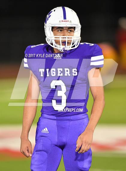 Thumbnail 3 in S & S Consolidated vs. Jacksboro (UIL 3A Division 2 Region 2 Bi-District) photogallery.
