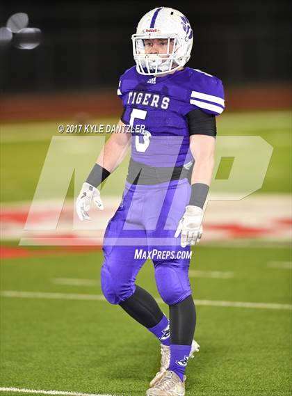 Thumbnail 3 in S & S Consolidated vs. Jacksboro (UIL 3A Division 2 Region 2 Bi-District) photogallery.