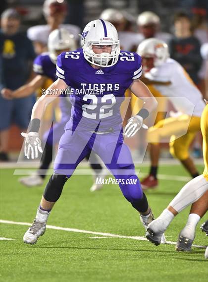 Thumbnail 2 in S & S Consolidated vs. Jacksboro (UIL 3A Division 2 Region 2 Bi-District) photogallery.