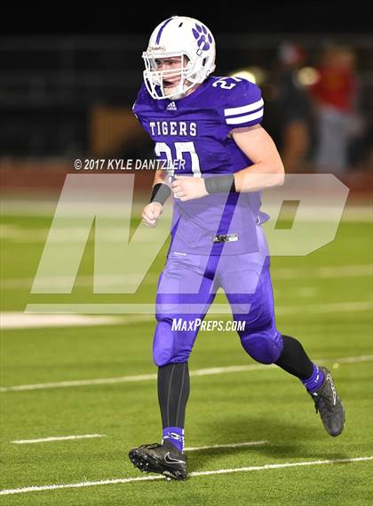 Thumbnail 3 in S & S Consolidated vs. Jacksboro (UIL 3A Division 2 Region 2 Bi-District) photogallery.