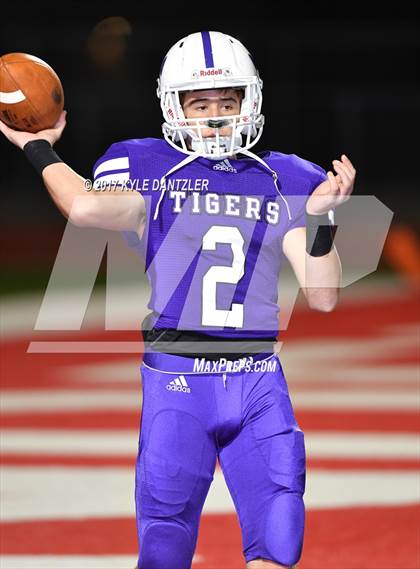 Thumbnail 2 in S & S Consolidated vs. Jacksboro (UIL 3A Division 2 Region 2 Bi-District) photogallery.