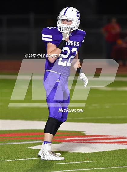 Thumbnail 2 in S & S Consolidated vs. Jacksboro (UIL 3A Division 2 Region 2 Bi-District) photogallery.