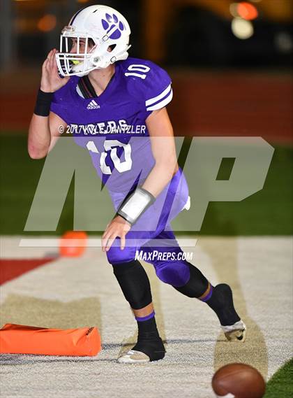 Thumbnail 1 in S & S Consolidated vs. Jacksboro (UIL 3A Division 2 Region 2 Bi-District) photogallery.
