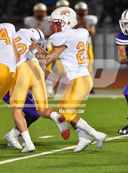 Thumbnail 3 in S & S Consolidated vs. Jacksboro (UIL 3A Division 2 Region 2 Bi-District) photogallery.