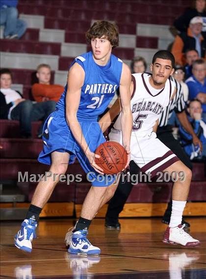 Thumbnail 2 in Van Alstyne vs Sherman JV (Sherman Holiday Tournament) photogallery.