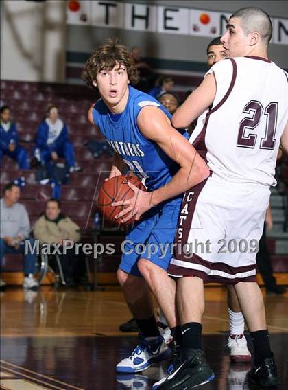 Thumbnail 1 in Van Alstyne vs Sherman JV (Sherman Holiday Tournament) photogallery.