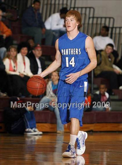 Thumbnail 2 in Van Alstyne vs Sherman JV (Sherman Holiday Tournament) photogallery.