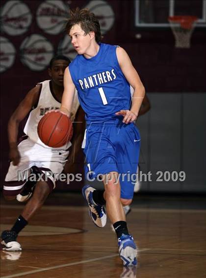Thumbnail 2 in Van Alstyne vs Sherman JV (Sherman Holiday Tournament) photogallery.