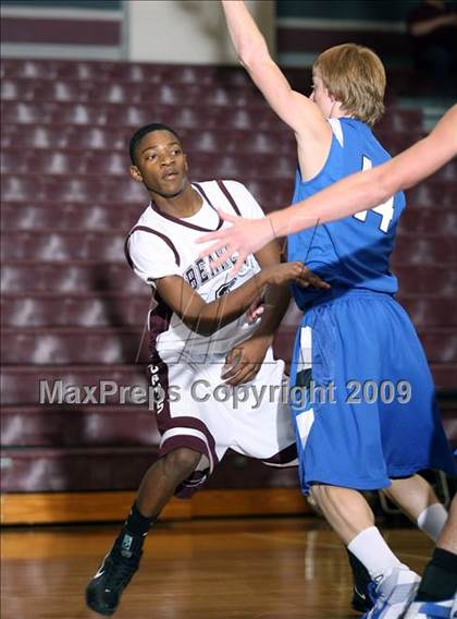 Thumbnail 1 in Van Alstyne vs Sherman JV (Sherman Holiday Tournament) photogallery.
