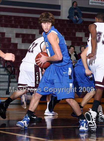 Thumbnail 1 in Van Alstyne vs Sherman JV (Sherman Holiday Tournament) photogallery.