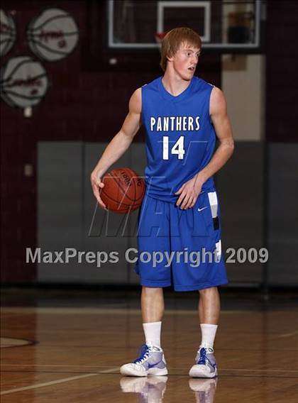 Thumbnail 2 in Van Alstyne vs Sherman JV (Sherman Holiday Tournament) photogallery.