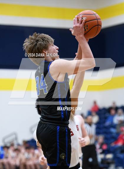Thumbnail 1 in Lipan vs. Hamilton (2A Region II Bi-District Playoff) photogallery.