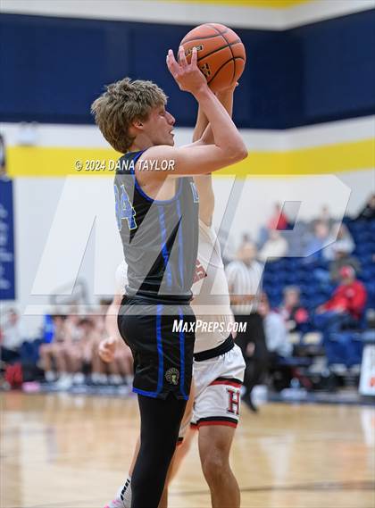 Thumbnail 3 in Lipan vs. Hamilton (2A Region II Bi-District Playoff) photogallery.