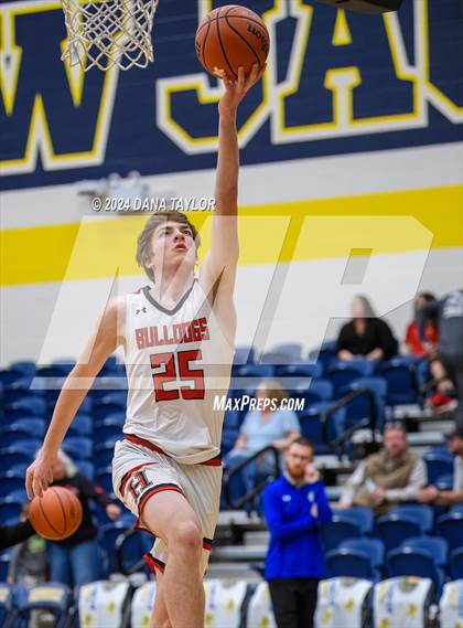 Thumbnail 2 in Lipan vs. Hamilton (2A Region II Bi-District Playoff) photogallery.