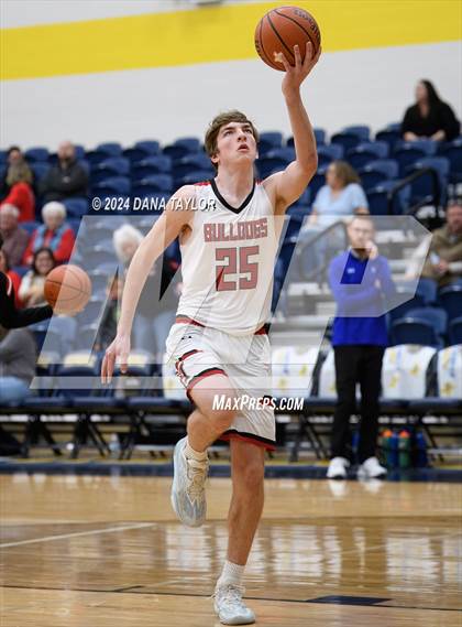 Thumbnail 3 in Lipan vs. Hamilton (2A Region II Bi-District Playoff) photogallery.