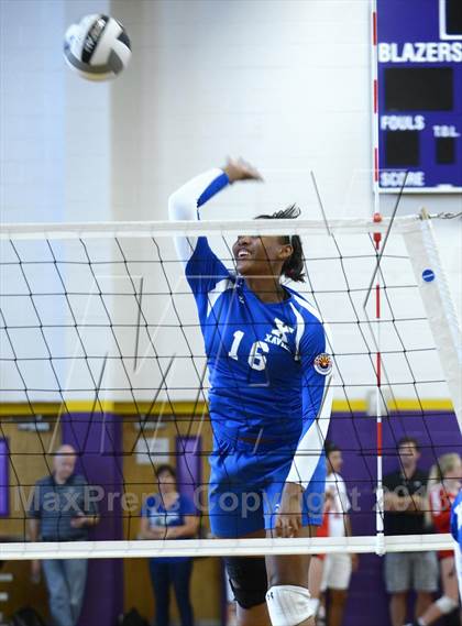 Thumbnail 2 in Xavier College Prep vs. St. Lucy's (Durango Fall Classic) photogallery.