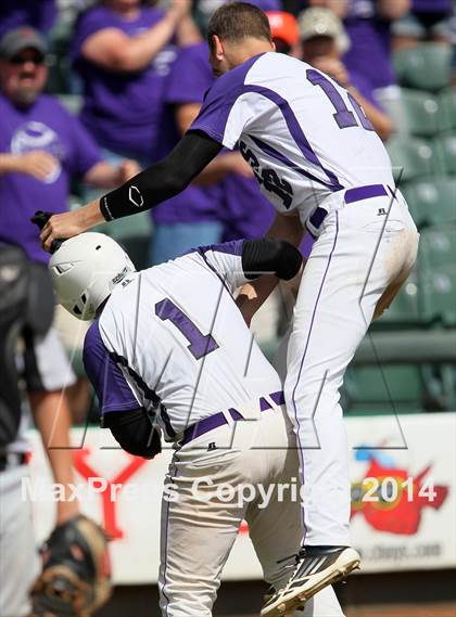 Thumbnail 1 in Douglass vs. Dawson (UIL 1A Semifinal) photogallery.
