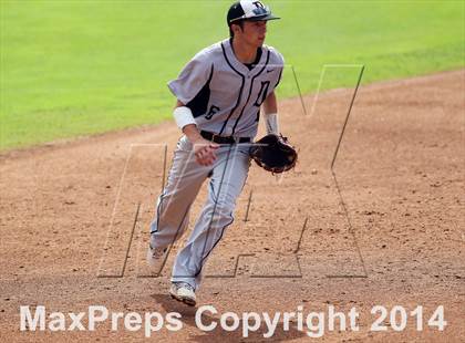 Thumbnail 3 in Douglass vs. Dawson (UIL 1A Semifinal) photogallery.