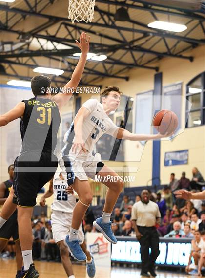 Thumbnail 3 in Berkeley Prep vs Montverde Academy photogallery.