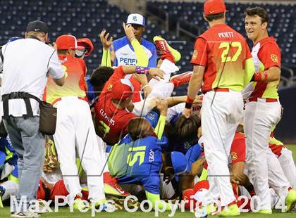 Thumbnail 2 in Perfect Game All-American Classic (East vs. West) photogallery.