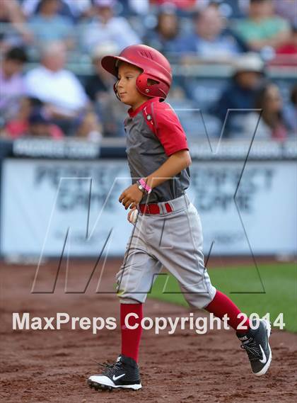Thumbnail 3 in Perfect Game All-American Classic (East vs. West) photogallery.